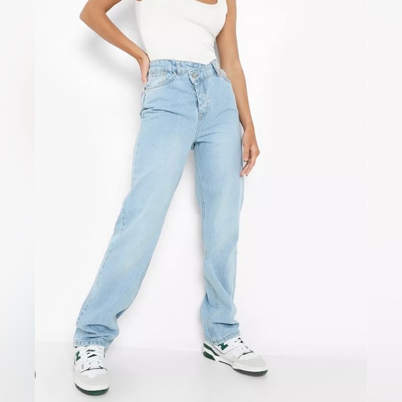 Boohoo Denim - Asymmetric high rise mom jeans